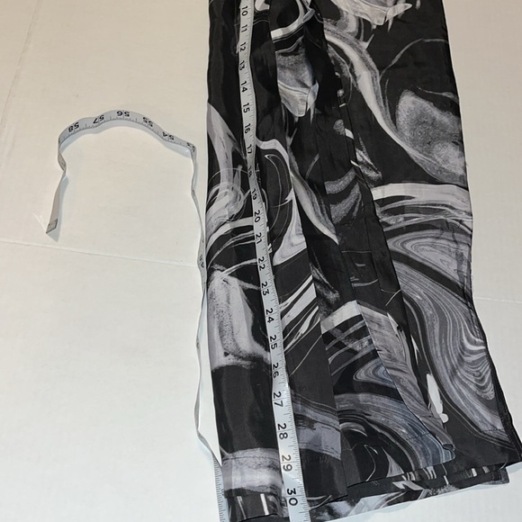 New-Athleta-M-black&white-cloud print-calm, cool, wide leg, lounge pajama pant. - Picture 13 of 14